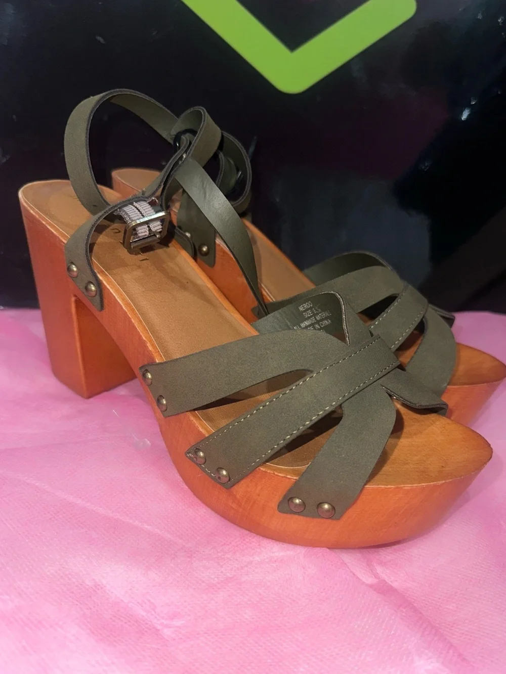 Madden Girl Olive Green Platform Block Heel Sandals Size 9